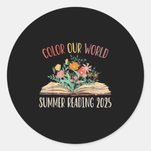 Pegatina Redonda Color Our World Summer Reading 2025 Cute Book Wild