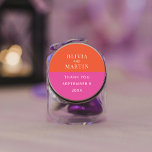 Pegatina Redonda Colorido Naranja audaz y rosado gracias<br><div class="desc">Este audaz y brillante pegatina es la adición perfecta a los detalles del día de la boda. Este pegatina colorido presenta bloques de color naranja vibrante y magenta, con texto en personalizable. Todo es editable y este diseño coincide con la colorida suite boda de mi tienda Zazzle. ¡Incluso puedes cambiar...</div>