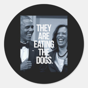 Pegatina Redonda Comen A Los Perros Apoyando Al Presidente Kamala