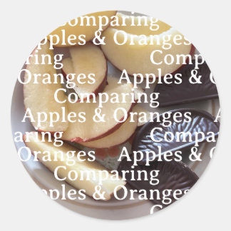 Pegatina Redonda Comparing Apples and Oranges Stickers