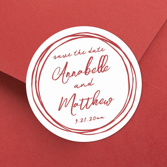 Pegatina Redonda Compromiso Rojo Escrito a Mano Salvar la Fecha (Simple Trendy Red Engagement Save The Date Classic Round Sticker )