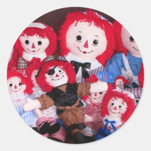 Pegatina Redonda Convenio Raggedy de Anne