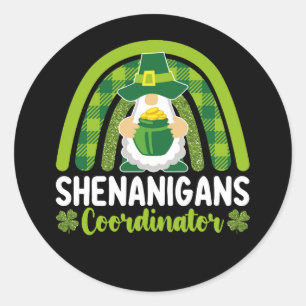 Pegatina Redonda Coordinador de Shenanigans Gnomes St Patrick's Day