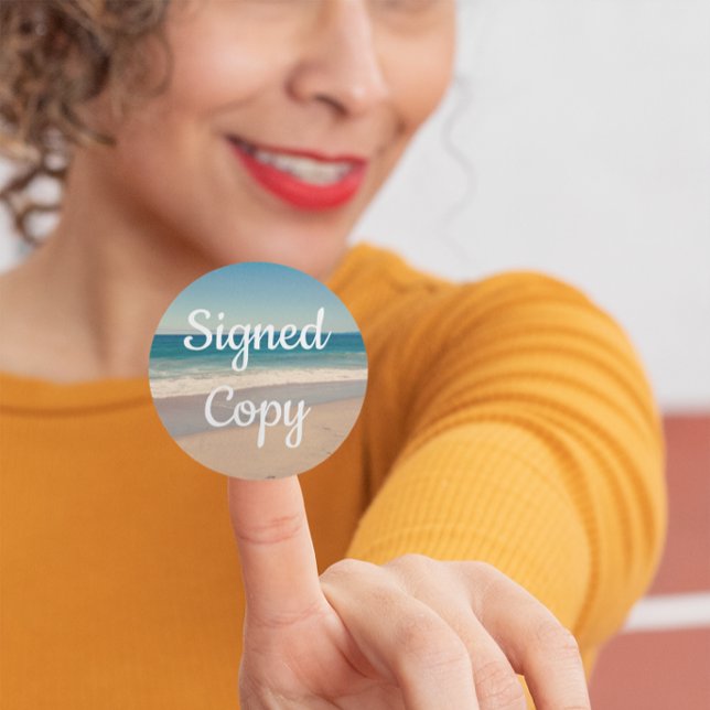 Pegatina Redonda Copia firmada de foto de mar (Local authors can use their own photo to personalize these autographed copy stickers.)