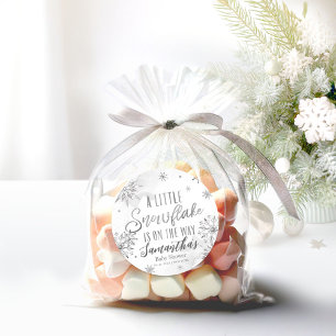 Pegatina Redonda copo de nieve en camino Baby Shower