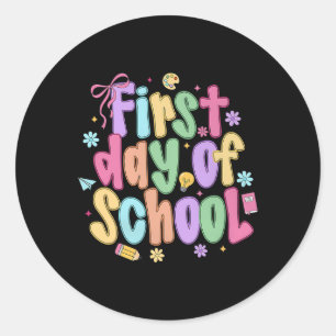 Pegatina Redonda Coquette Primer Día De La Escuela Volver A La Sc