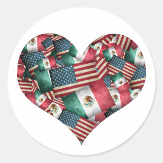 Pegatina Redonda Corazón de banderas mexicano/estadounidense