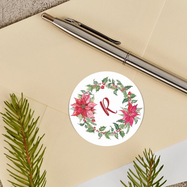 Pegatina Redonda Corona de Navidad con monograma (Monogram Christmas Wreath Classic Round Sticker)