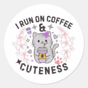 Pegatina Redonda Corro con café y ternura Diseño de gatito dulce