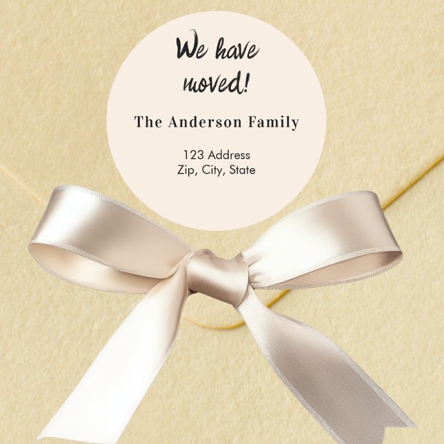 Pegatina Redonda Cream beige hemos movido una nueva dirección (Subido por el creador)