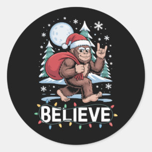 Pegatina Redonda Cree Navidad Bigfoot Sasquatch Santa Sombrero Luna