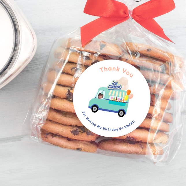 Pegatina Redonda Crema de hielo que gritas cumpleaños (Subido por el creador)