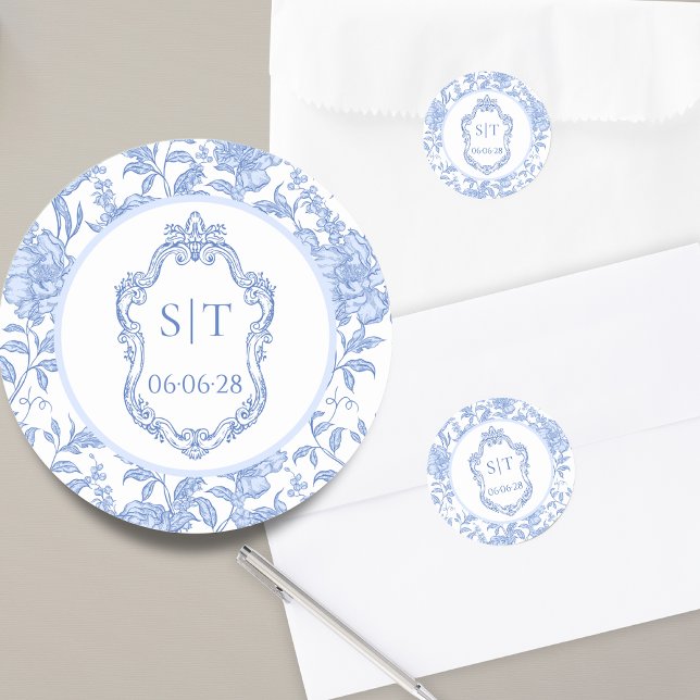 Pegatina Redonda Crest Monogram Delft Blue Floral Wedding (Subido por el creador)