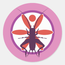 Cricket púrpura y el círculo de las flores rojas