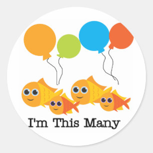 Pegatina Redonda Cuatro peces, soy estas muchas camisetas y regalos