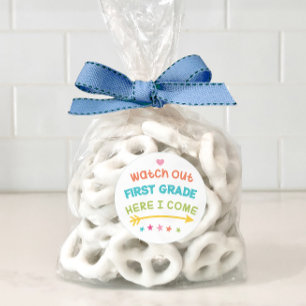 Pegatina Redonda Cuidado con el primer grado aquí que vengo