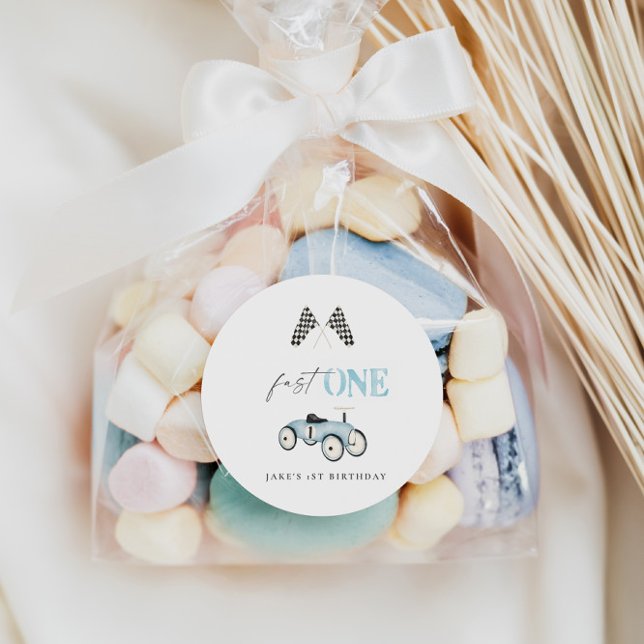 Pegatina Redonda Cumpleaños de un auto retro con tema de raza rápid (Subido por el creador)