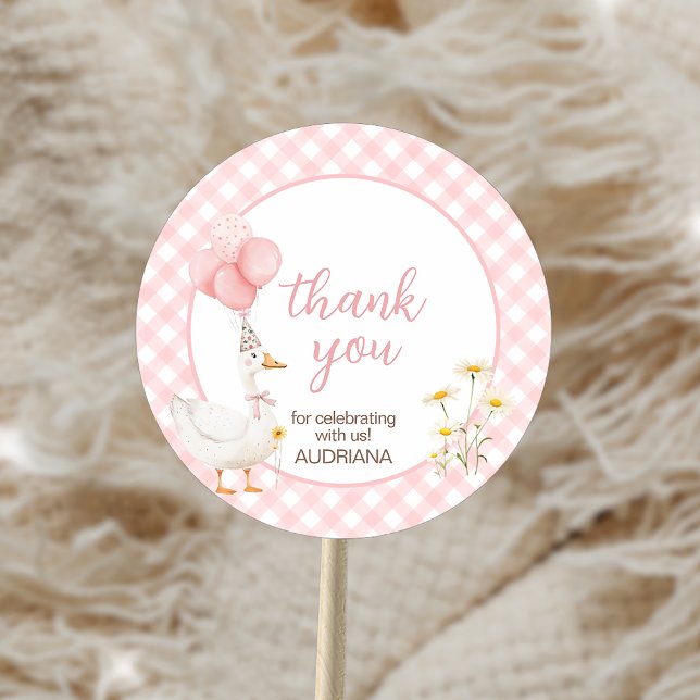 Pegatina Redonda Cumpleaños del Ganso Tonto de Gingham (Subido por el creador)