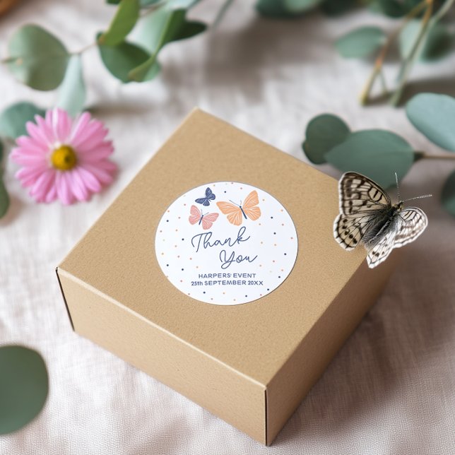 Pegatina Redonda Cumpleaños moderno y simple de la mariposa (Subido por el creador)