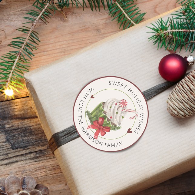 Pegatina Redonda Cupcake Personalizado de Vacaciones Dulces (Sweet Holiday Cupcake Personalized Classic Round Sticker)