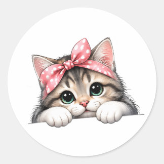Pegatina Redonda Cute Cat Sticker – Adorable Kitty con Lazo Rosa |