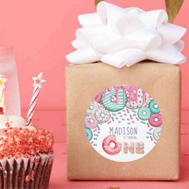 Pegatina Redonda Cute donut personalizado rociado primero cumpleaño (Fiesta)