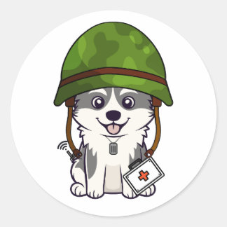 Pegatina Redonda Cute Husky Usando casco del ejército