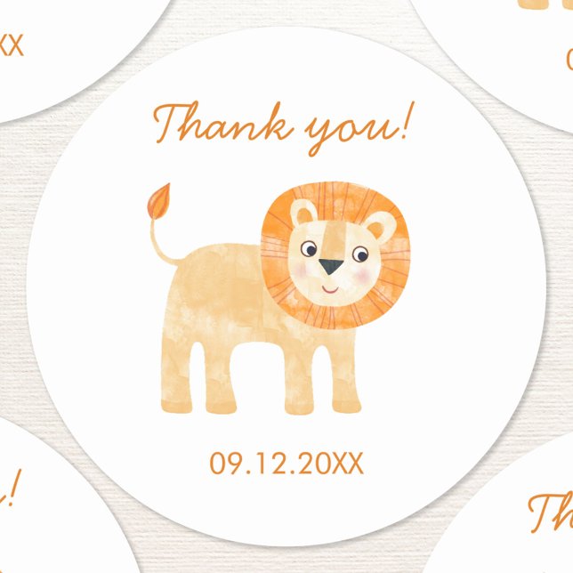 Pegatina Redonda Cute Lion Gracias Fecha (Cute watercolor lion safari themed thank you sticker with custom date)