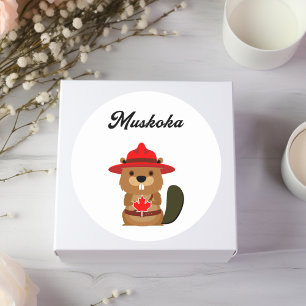 Pegatina Redonda Cute Muskoka Canada Beaver con Gorra rojo