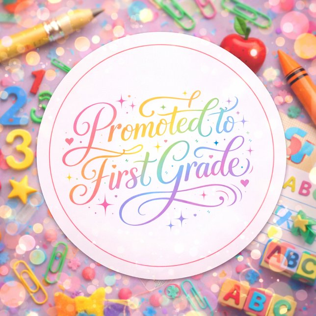 Pegatina Redonda Cute Rainbow “Promoted to First Grade” Design (Subido por el creador)