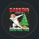 Pegatina Redonda Dabbing Around the Christmas Tree Brittany Spaniel<br><div class="desc">Salto en torno al árbol de Navidad Bretaña Perro Español Navidad</div>