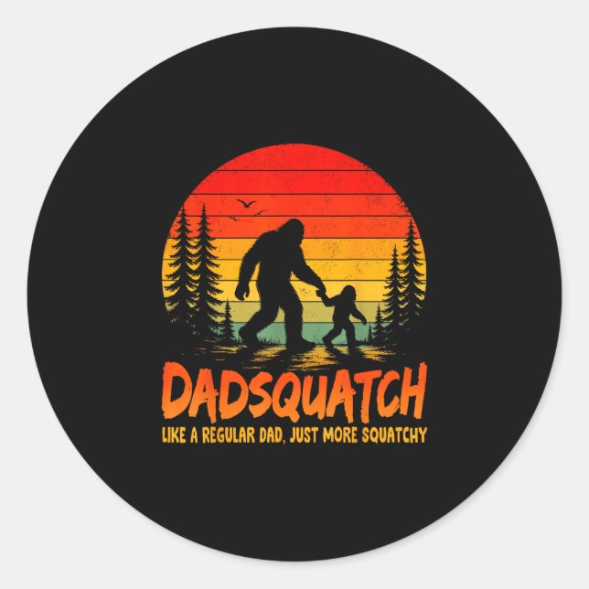 Pegatina Redonda Dadsquatch retro como un papá bigfoot regular (Anverso)