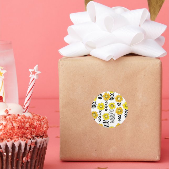 Pegatina Redonda Daisy doodles en amarillo y negro (Fiesta)