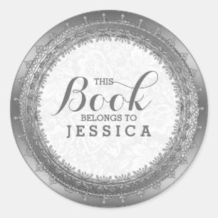 Pegatina Redonda Damascos blancos elegantes y marco de plata del