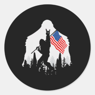 Pegatina Redonda De Julio Shirt Bigfoot Sasquatch Bandera Estadouni
