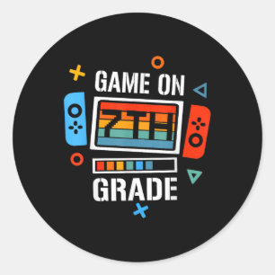 Pegatina Redonda De vuelta al juego escolar de séptimo grado, niños