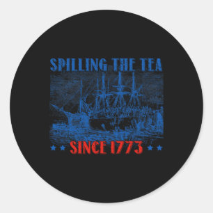 Pegatina Redonda Derrame El Té Desde El Infierno De Julio De 1773