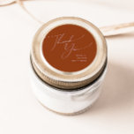 Pegatina Redonda Desierto caprichoso | Rust Gracias A Boda Favor<br><div class="desc">Este maravilloso desierto | rust gracias el favor de la boda es perfecto para su sencillo rústico boda de tonos beige y terracota. La paleta de colores neutros de la tierra boho es vintage en el suroeste con un toque retro moderno. El guión es una delicada caligrafía escrita a mano...</div>