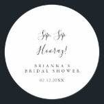 Pegatina Redonda Despedida de Soltera Minimalista Simple Sip Sip Ho<br><div class="desc">Esta etiqueta de agradecimiento para una despedida de soltera minimalista simple sip sip hooray es perfecta para una boda moderna. El diseño simple y elegante cuenta con tipografía de letra cursiva clásica y elegante en negro y blanco.</div>