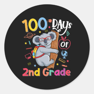 Pegatina Redonda Día De La Escuela Niños De Segundo Grado Koala 100
