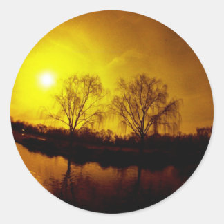 Pegatina Redonda Dine En El Infierno