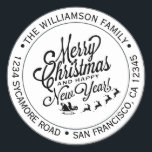 Pegatina Redonda Dirección de devolución vintage de Navidad y Año N<br><div class="desc">Pegatina circular de dirección de devolución de Navidad familiar con su nombre y dirección en tipografía con estilo y una bonita imagen vintage de Feliz Navidad y Feliz Año Nuevo dibujada a mano. Simplemente añada su nombre y dirección. Diseñada exclusivamente para usted por Happy Dolphin Studio. Si necesita ayuda o...</div>