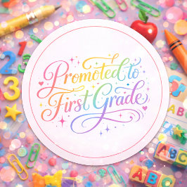Pegatina Redonda Diseño Lindo Arcoíris “Promovido a Primer Grado”