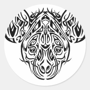 Pegatina Redonda Diseño tribal de Nire en Hyena