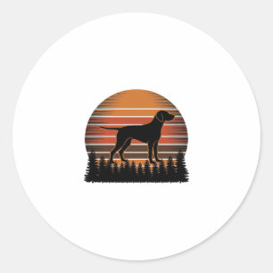 Pegatina Redonda Diseño vectorial de perro de caza vintage atardece
