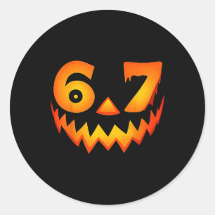 Pegatina Redonda Disfraz de Halloween 67 Seis Siete para estudiante