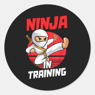 Pegatina Redonda Disfraz de Ninja en Entrenamiento para Niños y Niñ