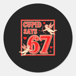 Pegatina Redonda Divertido 67 Cud Dice 67 Pareja De San Valentín Co