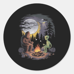 Pegatina Redonda Divertido Alien Y Bigfoot Sening Moon Sasquatch Uf