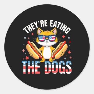 Pegatina Redonda Divertido Trump Están Comiendo Los Perros Los Gato
